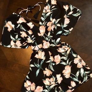 Entro V Neck Romper NWOT